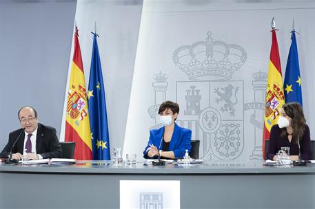 Miquel Iceta, Isabel Rodríguez e Irene Montero durante la rueda de prensa posterior al Consejo de Ministros