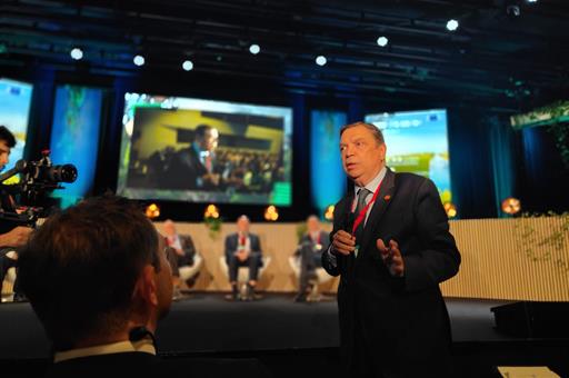 Luis Planas, en la conferencia sobre el futuro de la agricultura y la alimentación 