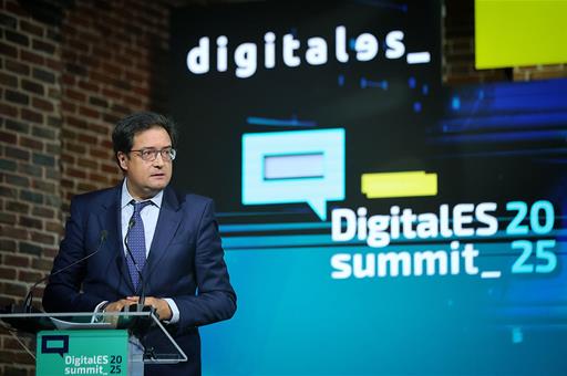 El ministro para la Transformación Digital y de la Función Pública, Óscar López., en el  Summit DigitalES.