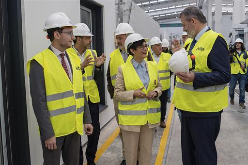 8/05/2025. 080525-isabel-rodriguez. La ministra de Vivienda y Agenda Urbana, Isabel Rodriguez, durante su visita a la fabrica Ávita, en Aran...